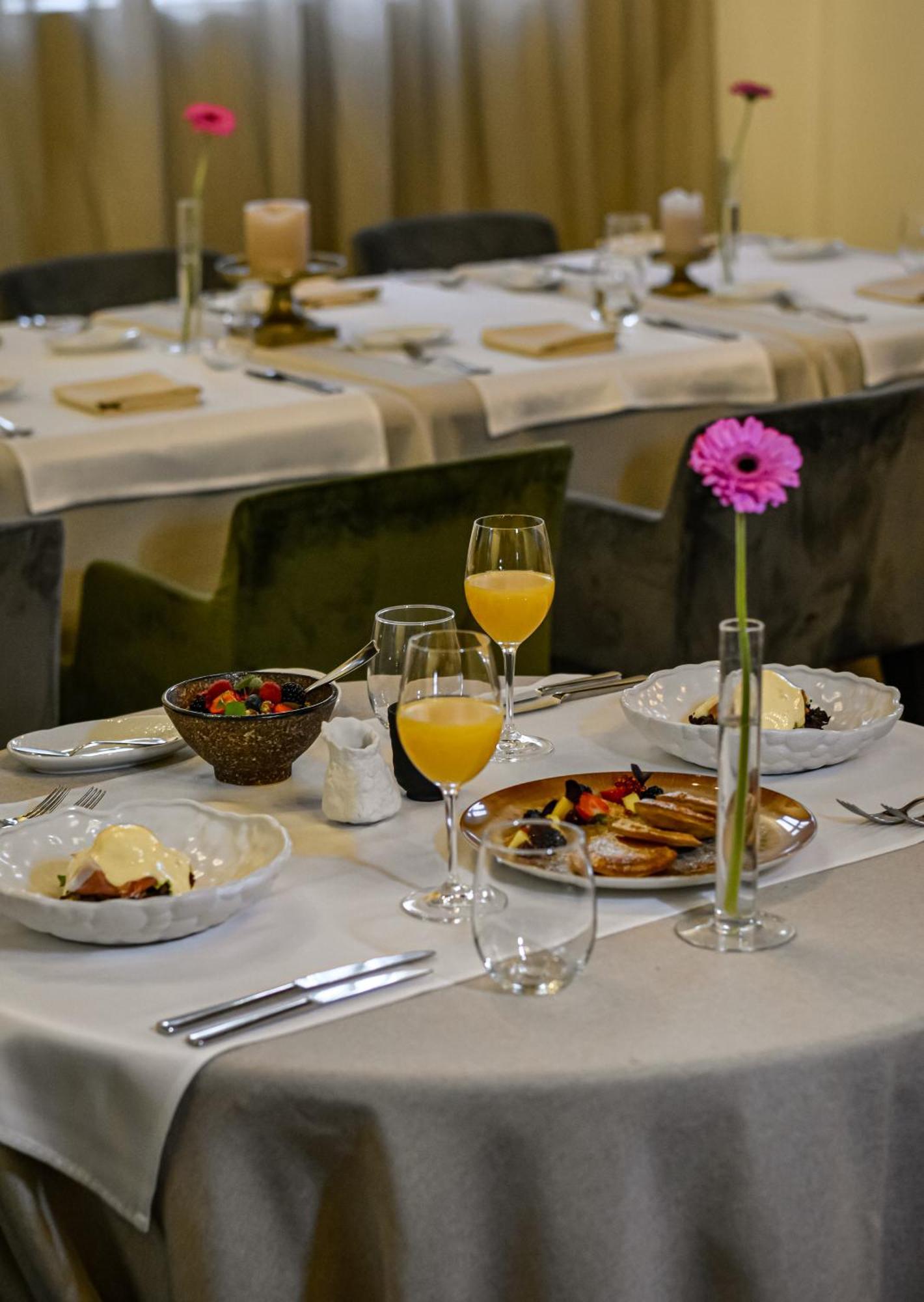 Monte Pacis In Pazaislis Hotel Kaunas Bagian luar foto